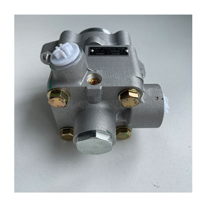 Bomba servo para camión MAXTRUCK 1332653 10571437 10571430 10571297 1421628 1457711 bomba de dirección asistida para autobús SC 4-Serie - Product Image 2