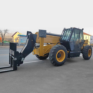 Chariot télescopique YCMG multi-usage avec moteur Perkins, certifié CE ISO EURO5, capacité de 3 tonnes, portée de 7 m, 4 roues motrices, pour terrains accidentés - Product Image 4