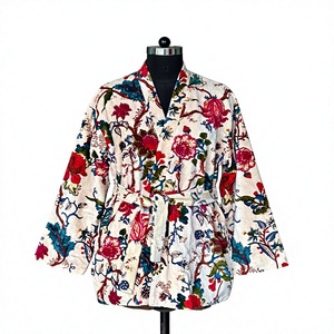 Chaqueta Larga de Algodón con Estampado Floral y Cinturón, Cuello Mandarín, Diseño Étnico Indio Transpirable de Rajastán, Marca Khushbu Handicraft - Product Image 4
