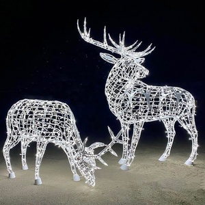 Décoration lumineuse LED personnalisée IP65 en forme de renne pour Noël, idéale pour l'affichage commercial extérieur, les parcs, les places et les projets festifs, étanche - Product Image 2