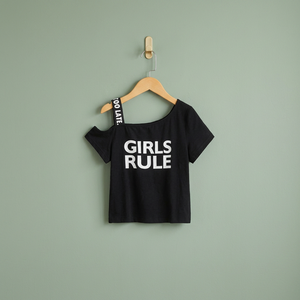 Ventes en gros de hauts noirs pour filles avec motif imprimé, manches courtes, col rond, taille personnalisée, hauts noirs pour filles - Product Image 4