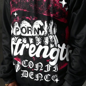 Sweat à capuche surdimensionné personnalisé avec logo, 450 g/m², style streetwear rétro, imprimé numérique, épaules tombantes, coupe carrée, poche, pour homme - Product Image 3