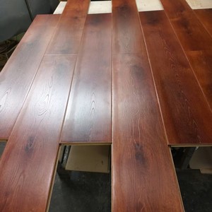 Muestra gratis 8mm 10mm 12mm piso de madera impermeable Fácil instalación clic <span class=keywords><strong>Ac5</strong></span> AC4 HDF suelo laminado con precio barato - Product Image 2