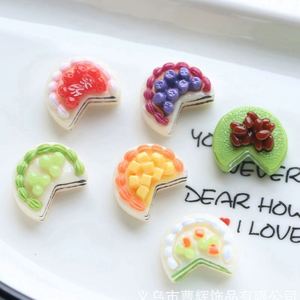 ของเล่นบีบคลายเครียดรูปผลไม้สตรอว์เบอร์รี่ กลิ่นหอม ดีไซน์ใหม่ปี 2025 ทำจากโฟม TPR/PU สำหรับเด็กอายุ 5-7 ปี ทั้งเด็กชายและเด็กหญิง ขนาด 3-15 ซม. - Product Image 4