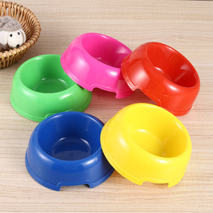 Tazón de Plástico para Mascotas, Tamaño Mediano, para Comida y Agua de Perros, Gatos y Conejos - Product Image 1