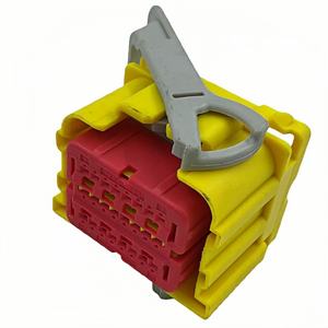 Connecteur de faisceau de câblage automobile <span class=keywords><strong>Tyco</strong></span> <span class=keywords><strong>Electronics</strong></span> 24 broches femelle, boîtier jaune 1-776773-0 - Product Image 2