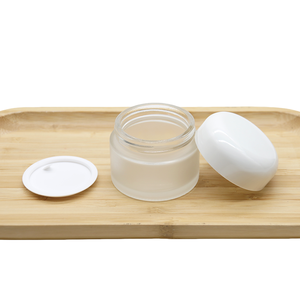 Emballage cosmétique réutilisable <span class=keywords><strong>noir</strong></span> mat transparent 20g 30g 50g Crème pour le visage <span class=keywords><strong>et</strong></span> les yeux Pot de crème en verre au beurre corporel avec couvercle en forme de dôme - Product Image 2