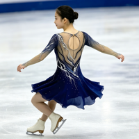 Robe de patinage artistique bleu marine, manches longues en maille, découpe circulaire au dos, ornée de strass, pour femmes et filles, compétition, spectacle sur glace