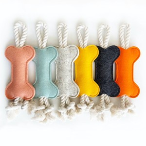 Meerkleurig knuffelknooppop voor honden, van vilt, voor het gebit, duurzaam, bijtbaar touw - Product Image 6