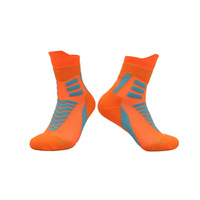 Chaussettes Elite personnalisées Chaussettes de basket-ball de couleur tendance Chaussettes de sport professionnelles respirantes et absorbant la sueur en éponge épaississante