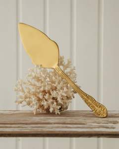 Espátula para Pastel Dorada Vintage |   Elegante Cuchillo para Servir Postres y Pasteles de Acero Inoxidable para Fiestas, Bodas y Ocasiones Especiales - Product Image 2