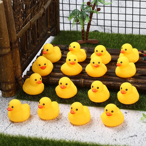 Vente Flash : Canard en caoutchouc jaune de 2 pouces, personnalisable avec logo, cadeau d'anniversaire pour enfants, jouet flottant et couinant pour la salle de bain - Product Image 6