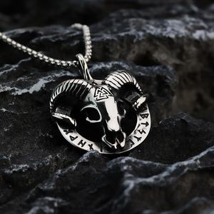 Colgante de Hacha Vikinga de Acero Inoxidable Personalizado con Runas Nórdicas y Símbolo Pagano Valknut, Regalo Unisex - Product Image 2