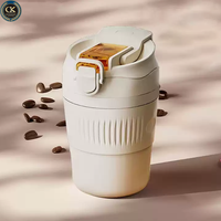 Mug à café isotherme en acier inoxydable 304 de 24 oz avec manchon antidérapant en silicone, bouchon rabattable et sangle de poignet détachable - Design sportif pour