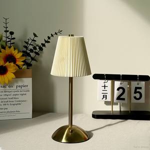 Lámpara de Escritorio LED Moderna con Forma de Paraguas, Tela Plegada, Metal, Regulable, Pantalla Blanca, Luz Nocturna Eléctrica para Hotel - Product Image 6