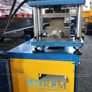 Macchina per la Formazione di Persiane in Tessuto Resistente <span class=keywords><strong>al</strong></span> Vento di Qualità Industriale - Product Image 3