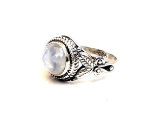 แหวนเงินแท้ 925 ประดับมูนสโตนสีรุ้ง งานแฮนด์เมด ดีไซน์น่ารัก เหมาะสำหรับเป็นของขวัญวันครบรอบ - Product Image 3