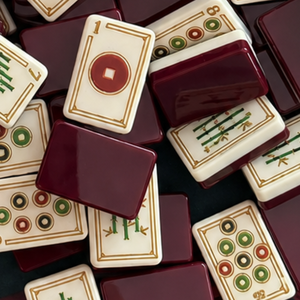 Juego de Mahjong Americano Automático Borgoña Personalizado al por Mayor, 160 Fichas Acrílicas Pulidas a Mano, Diseño Temático Festivo para 4 Jugadores - Product Image 1