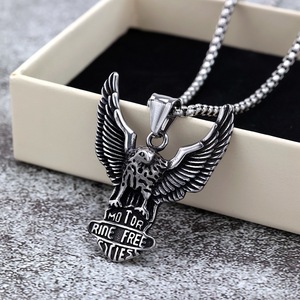 Collier avec pendentif aigle en acier inoxydable, bijoux de style moto pour hommes, cadeau - Product Image 2