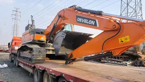 Excavatrice sur chenilles hydraulique DX240HD pour travaux de terrassement et de construction - Product Image 3