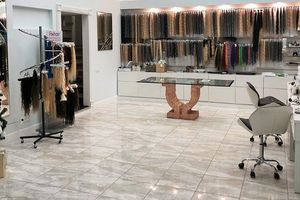 Étagère de présentation en <span class=keywords><strong>bois</strong></span> pour salon de coiffure, magasin de beauté, extensions de cheveux, perruques, cosplay, design de magasin de perruques - Product Image 3