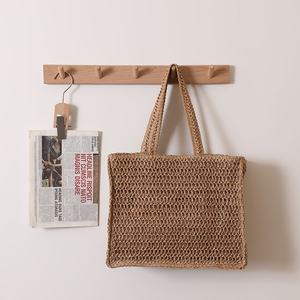 Sac en paille brodé personnalisé HKZB pour femmes, grande capacité, sac fourre-tout carré tissé, parfait pour les vacances à la plage - Product Image 2