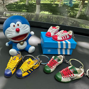 Porte-clés en PVC miniature en forme de chaussure, porte-clés sportif créatif, accessoire de décoration suspendu - Product Image 1