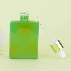 Bouteilles en verre de laboratoire personnalisées de 125 ml avec bouchon à vis estampé à chaud, vertes, pour mélange d'huiles, sous-emballage, forme carrée foncée, approvisionnement - Product Image 5