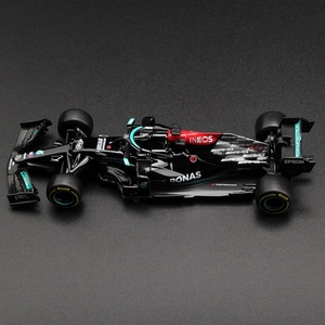 Bburago 1:43 F1 W12 E Performance <span class=keywords><strong>Mercedes</strong></span>-<span class=keywords><strong>AMG</strong></span> Modellino Auto da Corsa in Metallo, Collezione Stagione 2021, Regalo Lewis Hamilton Valtteri - Product Image 4