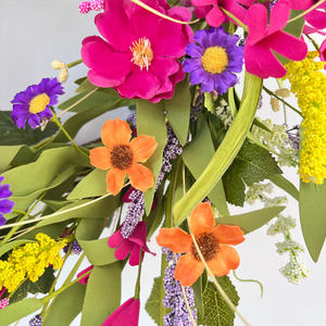 春の人工椿の花輪、デイジーとラベンダーの家のドア掛け飾り、イースター用のカラフルな野花 - Product Image 3