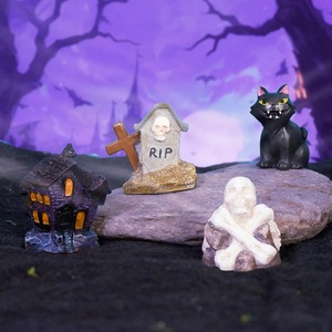 Décorations d'Halloween en gros à faire soi-même : Fantômes, monstres, citrouilles, squelettes, maisons de poupées, miniatures de paysages, accessoires d'ambiance créatifs - Product Image 1