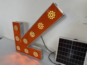 Yol Güvenliği Trafik Ok İşaretleri Güvenlik Alüminyum Solar Sarı LED Yanıp Sönen Uyarı Lambası CE Sertifikalı - Product Image 3