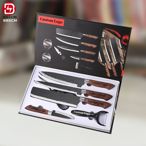 Set <span class=keywords><strong>di</strong></span> Sei <span class=keywords><strong>Coltelli</strong></span> da <span class=keywords><strong>Cucina</strong></span> e Coltello per Frutta in Acciaio Inossidabile Nero Ondulato Fatti a Mano con Confezione Regalo Aziendale - Product Image 2