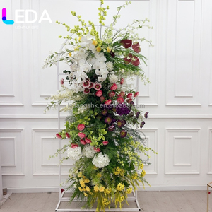 โรงงาน LEDA รับทำซุ้มดอกไม้ประดิษฐ์สีขาว เหลือง เขียว พร้อมต้นเฟิร์นอะสปาร์กัสธรรมชาติ จัดดอกไม้สำหรับงานแต่งงาน - Product Image 6