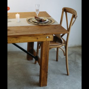 Table de ferme pliante en bois de pin recyclé massif de qualité à vendre - Product Image 6