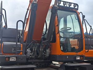 Excavatrice sur roues Develon DX210W robuste pour les grands projets d'infrastructure et urbains - Product Image 6