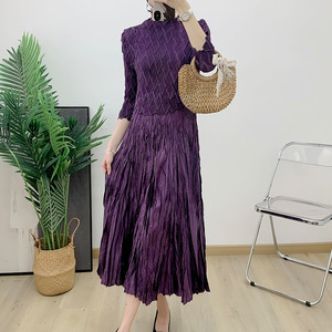 Robes décontractées élégantes plissées longues <span class=keywords><strong>grande</strong></span> <span class=keywords><strong>taille</strong></span> pour femmes, collection Printemps 2025 – Vêtements féminins en direct d'usine - Product Image 2