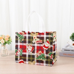 Bolsas de compras de copos de nieve esmerilada Tema blanco azul helado Suministros para festivales de las maravillas de invierno - Product Image 5