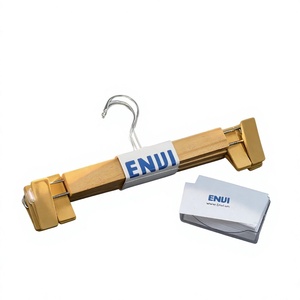 Perchas de madera resistentes para pantalones con clips ajustables, logotipo personalizado, ahorro de espacio, venta al por mayor desde Vietnam para tiendas de ropa - Product Image 1