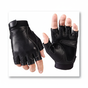 Guantes de carreras de motos de medio dedo negros de la mejor calidad para hombres y mujeres, correas ajustables de patrón liso para deportes - Product Image 1