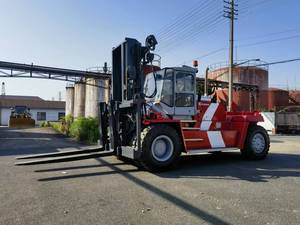 Chariot élévateur diesel d'occasion Kalmar 30t FD300 30000kg hauteur de levage 3m faible entretien manutention de conteneurs portuaires - Product Image 2