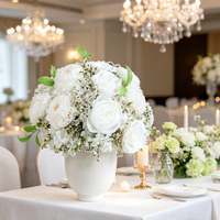 Vase en céramique blanche avec roses éternelles et plantes naturelles – Décoration de table pour événements, centres de table, mariages et décoration intérieure