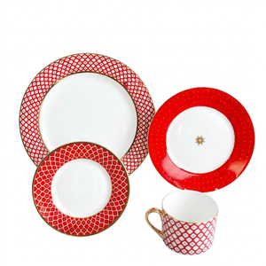 Service de vaisselle en porcelaine fine de style nordique avec bordure dorée – Assiettes plates et profondes haut de gamme pour la maison - Product Image 1