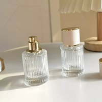 Flacon de parfum en verre transparent de luxe 30ml 50ml, forme unique, rechargeable, atomiseur vide, diffuseur de parfum