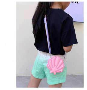 Bolsos de Hombro de Silicona con Diseño de Dibujos Animados Personalizados para Niños, Estilo Japonés OEM, Hermosos Bolsos de Hombro con Cremallera para Niños - Product Image 5