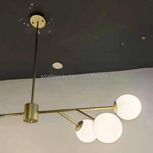 โคมไฟระย้าทองคำหรูหรา 6 โคมแก้วนม โครงโลหะ สีสั่งทำพิเศษ สำหรับโรงแรม วิลล่า โคมไฟติดเพดาน - Product Image 5