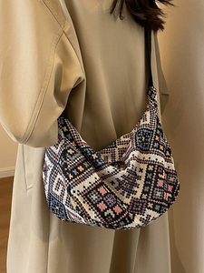 Bolso de Hombro Cruzado Versátil Estilo Coreano para Mujer, Modelo 2025, Gran Capacidad, Tipo Dumpling - Product Image 1