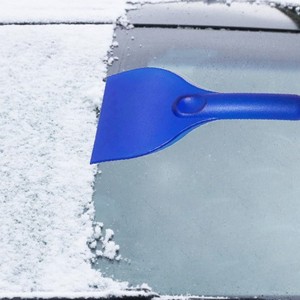 Plastic Ice Scraper 22.8x10.8cm Car Snow Removal Tool For Vehicle De Icing - Product Image 2