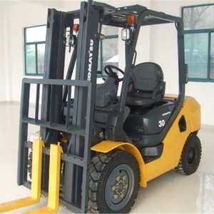 Chariot élévateur Komatsu FD30 d'occasion – Nombreux choix pour les clients, en excellent état, meilleures performances, en promotion - Product Image 4