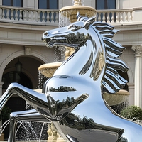 Escultura Moderna de Caballo Galopante en Acero Inoxidable Pulido, Símbolo de Éxito Personalizado en Metal para Parques Comerciales